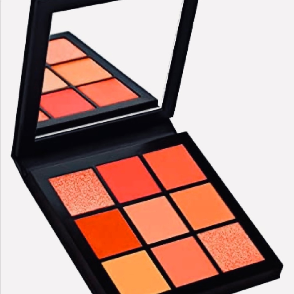 New Huda Beauty Coral Obsessions eyeshadow palette - Picture 3 of 5